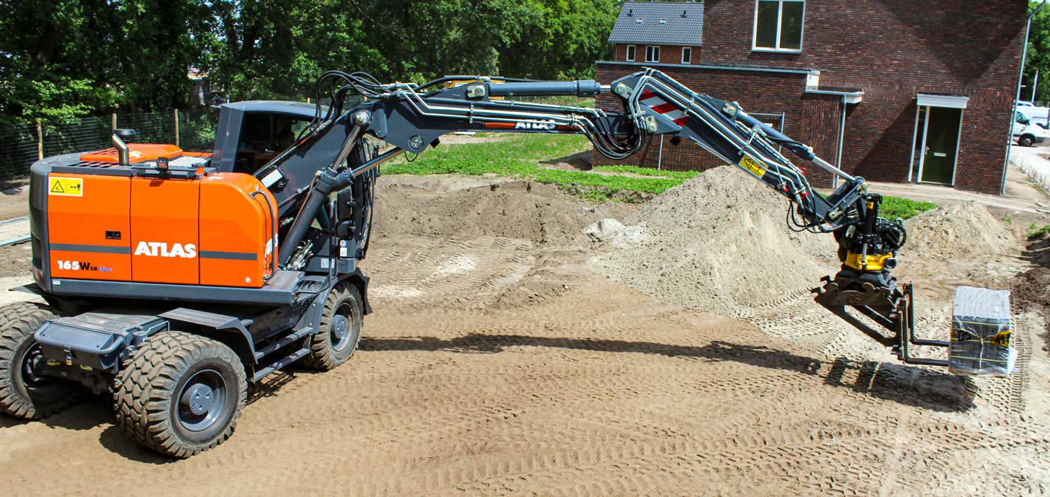 wheel-excavators-165-w-atlas.jpg
