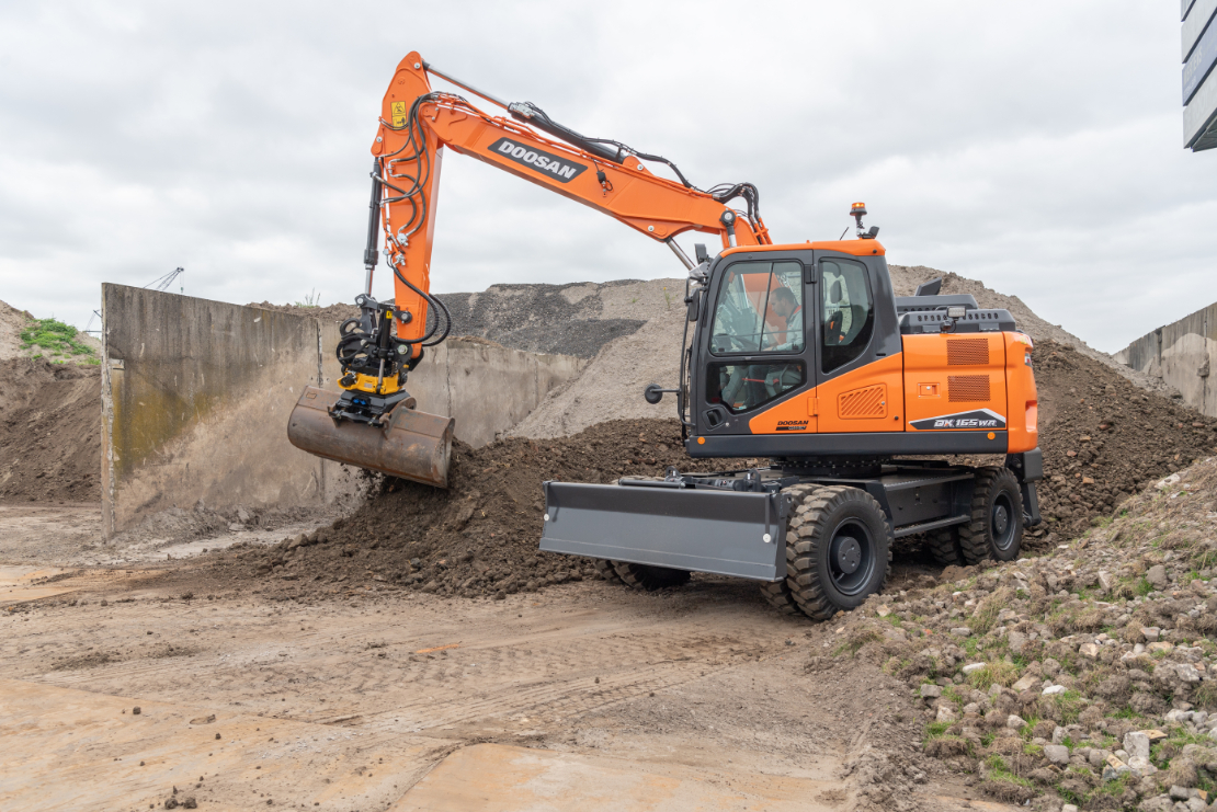 Doosan DX165WR-7 excavator specs & dimensions (2021 - 2023