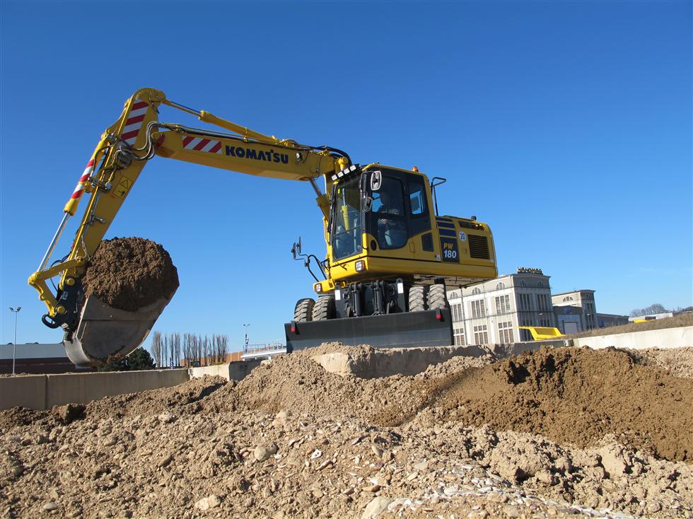 Komatsu PW180-10 excavator specs & dimensions (2020 - 2024) | Diggers ...