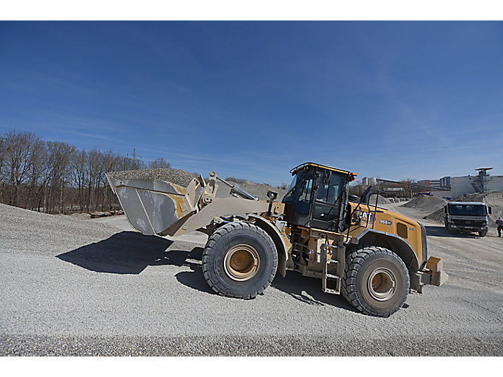 カーメルイス Caterpillar 966XE Wheel Loader Specs & Dimensions (2021