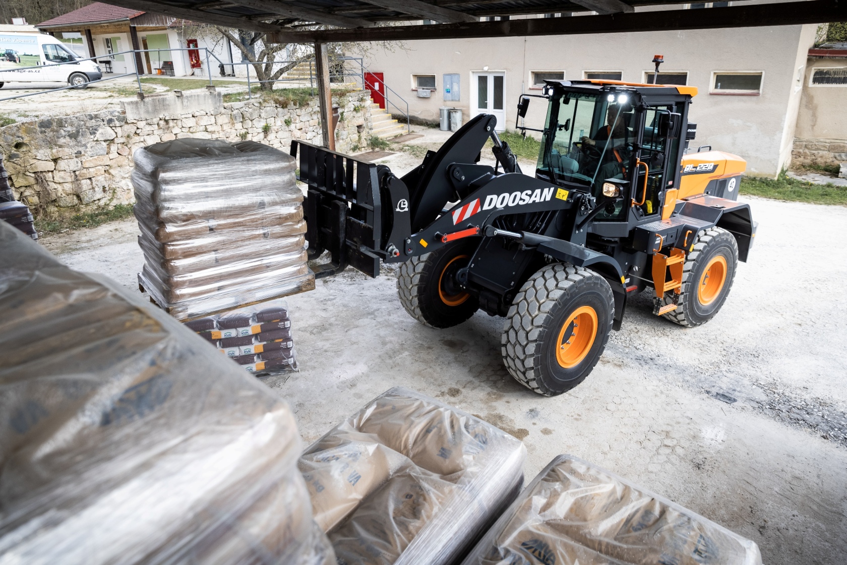 Doosan DL2207 Wheel Loader Specs (2021 2023) LECTURA Specs