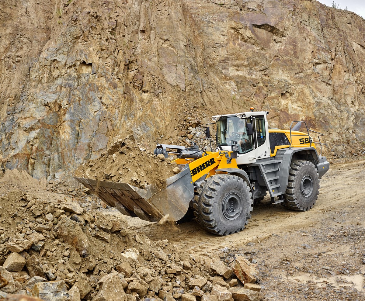 Liebherr L 586 XPower Wheel Loader Specs & Dimensions (2019 - 2025
