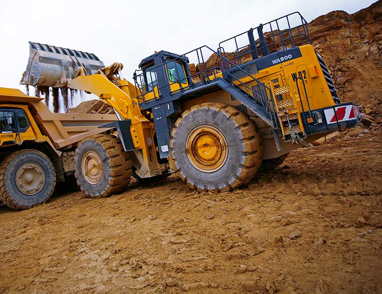 コマツ KOMATSU WA900-3 & PC200-8 セット Komatsu WA900-8R Wheel Loader Specs & Dimensions (2022