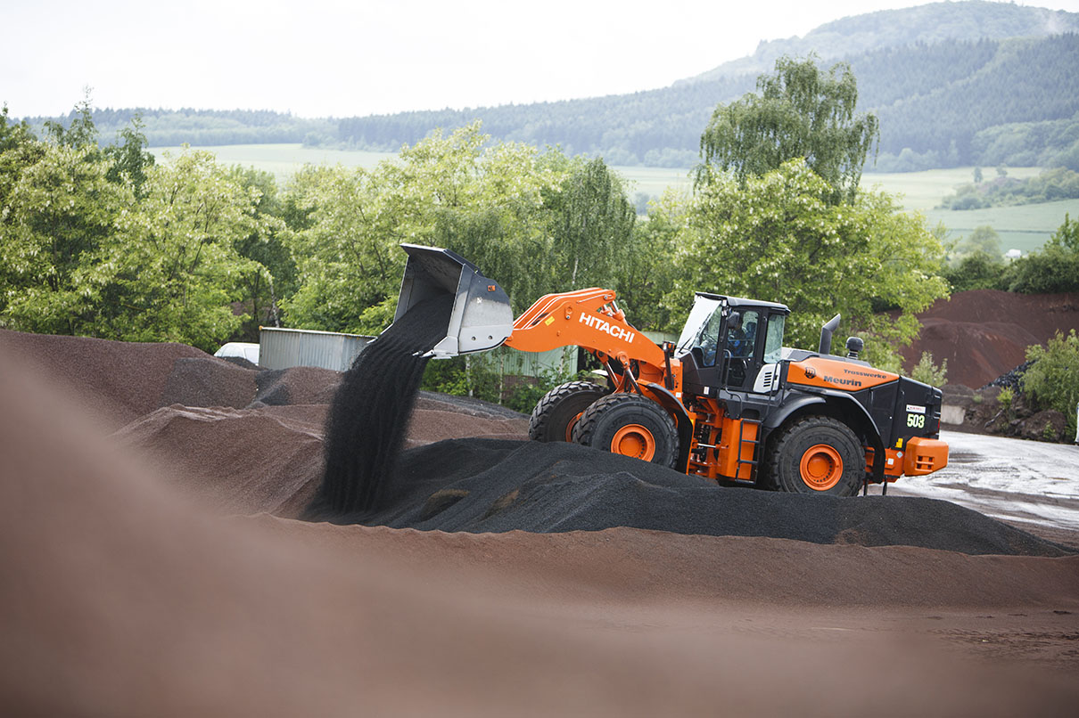 Hitachi ZW 370-5 Wheel Loader Specs & Dimensions (2013 - 2016