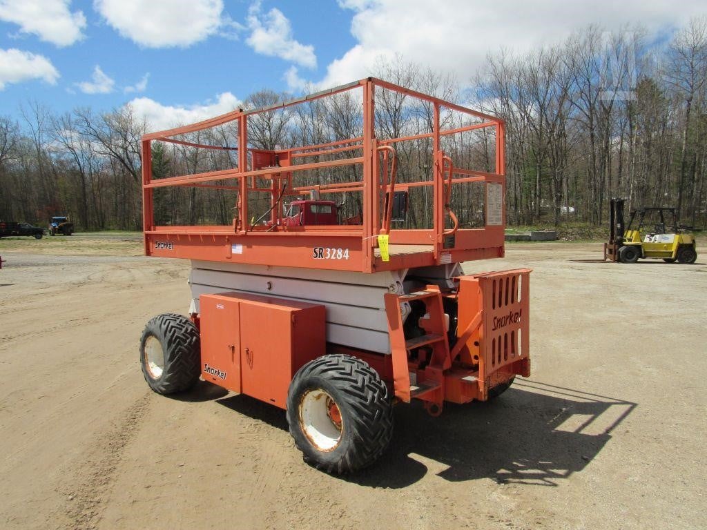 Scissor Lift 32' 4x4 Rough Terrain Eagle Rental Commercial,, 42 OFF