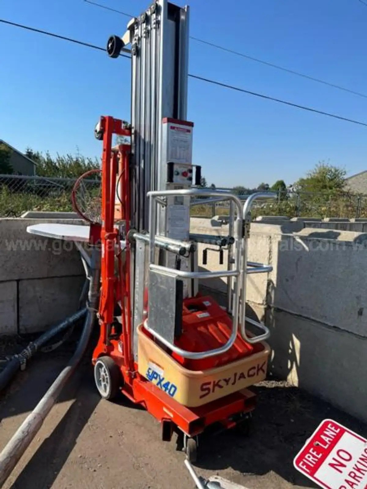 邦楽 SJ / STEEPLE JACK Skyjack SJ20 E Vertical Mast Lift | Fairchild Equipment